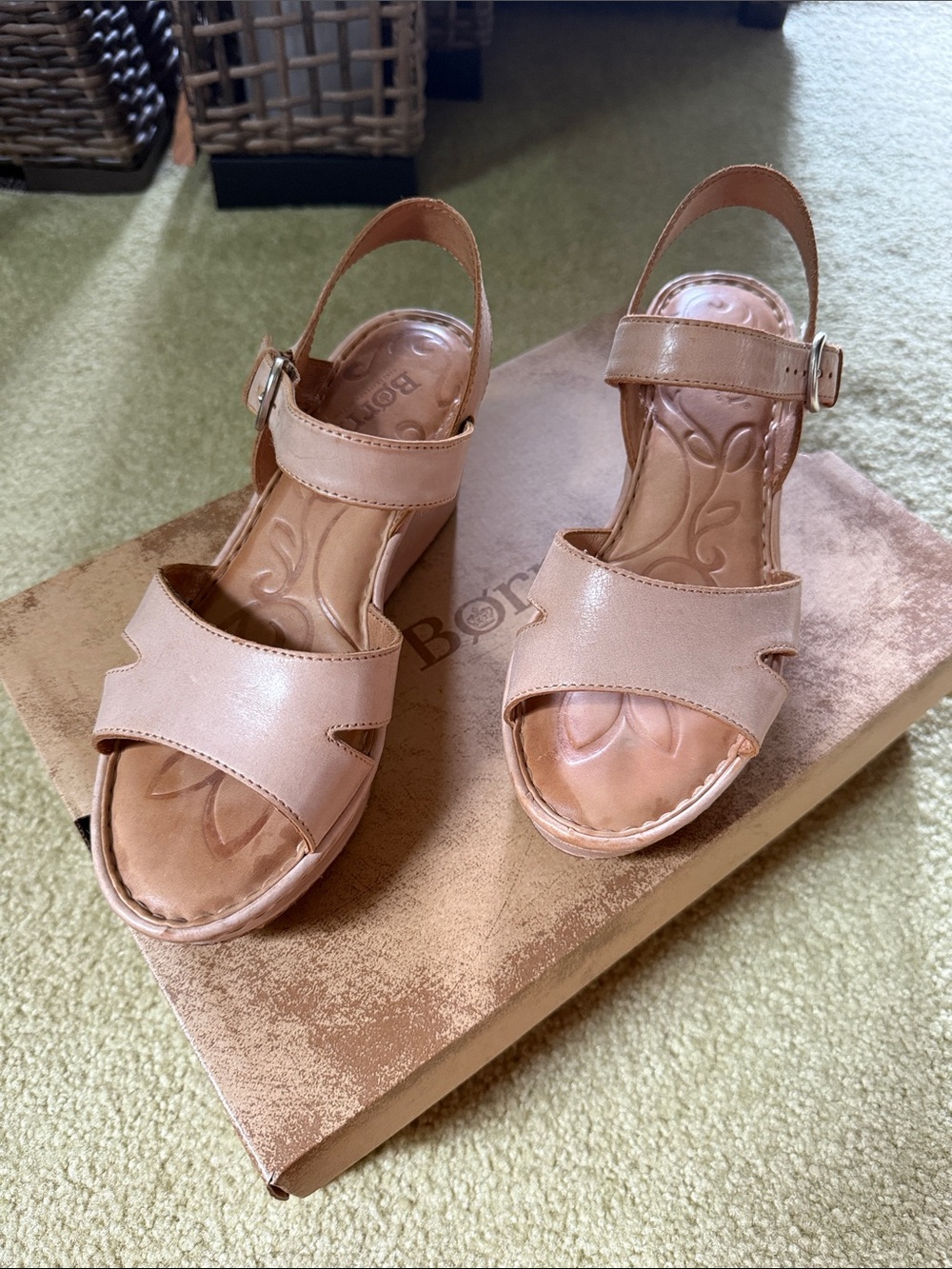 Born Women's Light Tan Leather Slingback Sandals